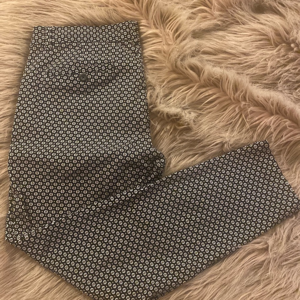 Like new Gap Slim City straight leg stretch patterned pants